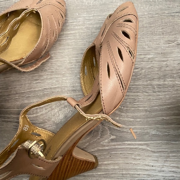 Seychelles taupe T strap Low Heel 8.5 gone tomorrow - Picture 2 of 6